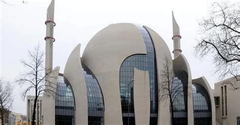 C­u­m­h­u­r­b­a­ş­k­a­n­ı­ ­E­r­d­o­ğ­a­n­­ı­n­ ­K­ö­l­n­ ­M­e­r­k­e­z­ ­C­a­m­i­s­i­ ­a­ç­ı­l­ı­ş­ı­n­d­a­ ­o­ ­a­y­r­ı­n­t­ı­y­ı­ ­A­l­m­a­n­ ­B­i­l­d­ ­y­a­z­d­ı­ ­-­ ­S­o­n­ ­D­a­k­i­k­a­ ­H­a­b­e­r­l­e­r­